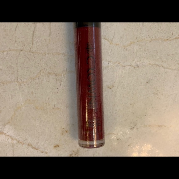 NWT Crown Cabernet Color Pro Lip Gloss LG17 - Picture 3 of 4